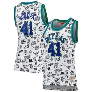 Classico Prestigioso Fascinante Dirk Nowitzki Dallas Mavericks Women's 1998 Doodle Swingman Jersey White  per i veri fan