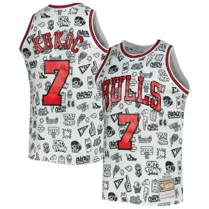 Splendido Eccezionale Toni Kukoc Chicago Bulls 1997/98 Hardwood Classics Doodle Swingman Jersey White  per i veri fan